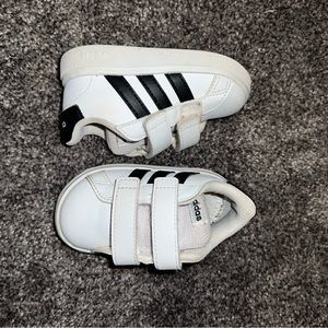 Adidas Toddler GUC size 5